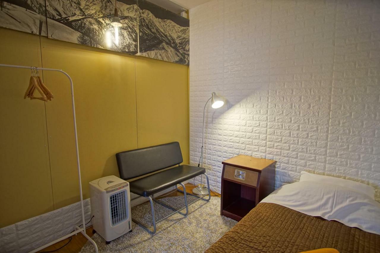 Hakuba Station Guesthouse En Kültér fotó